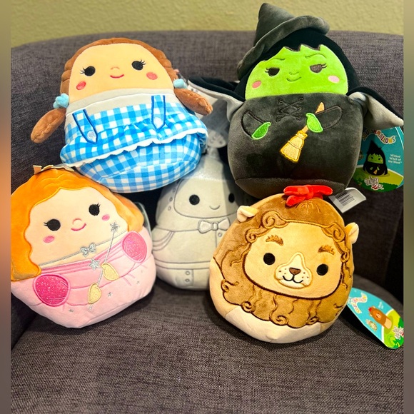 Squishmallows Wizard of OZ with 5 friendly mallows. NWT - Picture 1 of 6